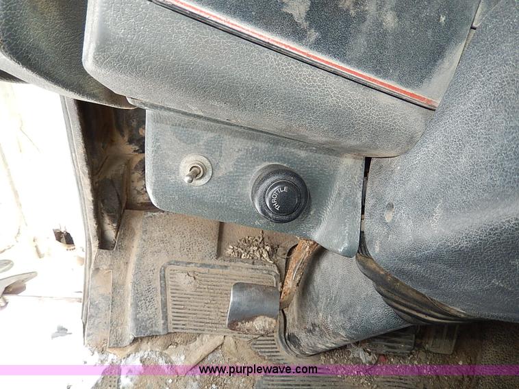 image for item H1306 1990 Ford CF8000 Cargo water tuck