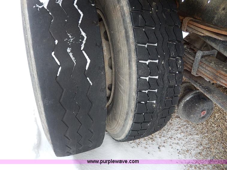 image for item H1306 1990 Ford CF8000 Cargo water tuck