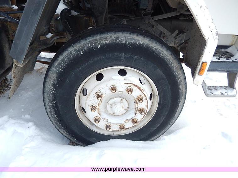 image for item H1306 1990 Ford CF8000 Cargo water tuck