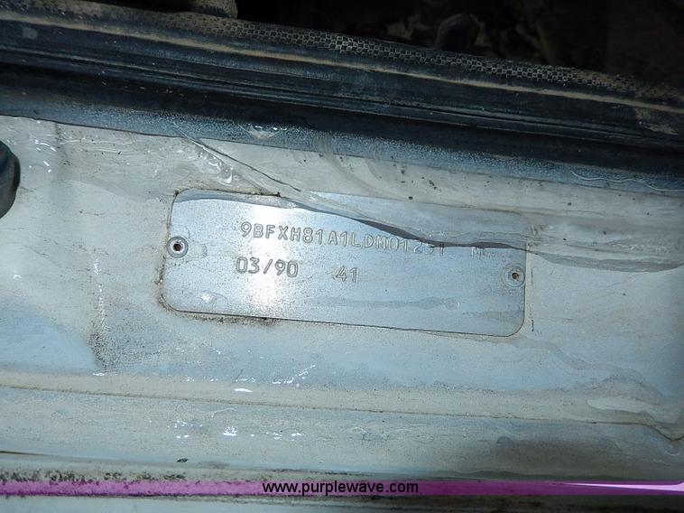 image for item H1306 1990 Ford CF8000 Cargo water tuck