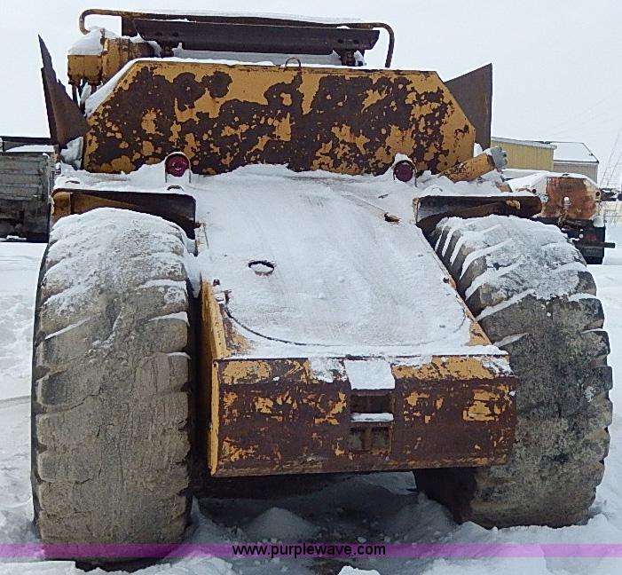 image for item H1307 1979 Caterpillar 613B paddle scraper