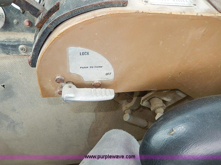 image for item H1307 1979 Caterpillar 613B paddle scraper