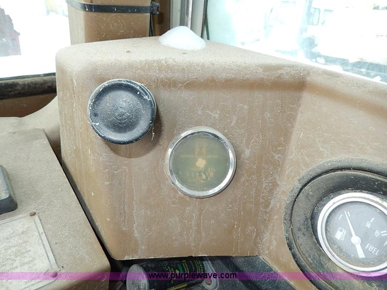 image for item H1307 1979 Caterpillar 613B paddle scraper