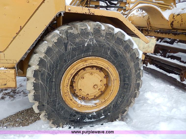 image for item H1307 1979 Caterpillar 613B paddle scraper