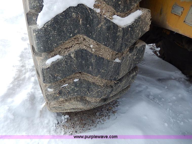 image for item H1307 1979 Caterpillar 613B paddle scraper