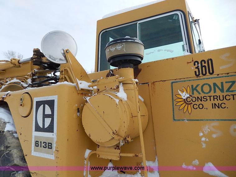 image for item H1307 1979 Caterpillar 613B paddle scraper