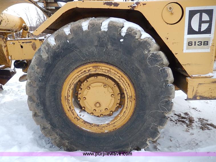 image for item H1307 1979 Caterpillar 613B paddle scraper