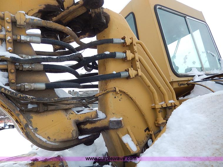 image for item H1307 1979 Caterpillar 613B paddle scraper