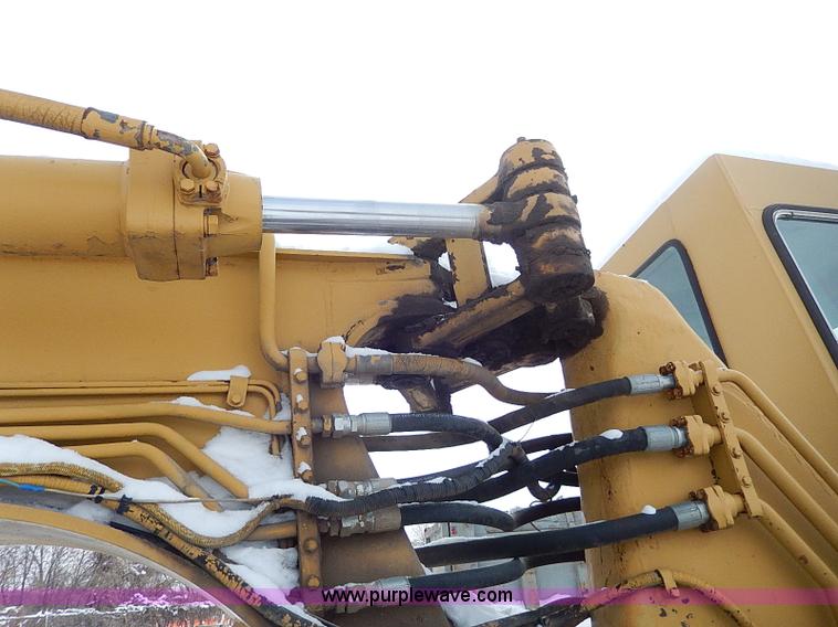 image for item H1307 1979 Caterpillar 613B paddle scraper