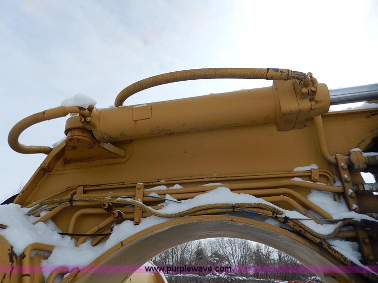 image for item H1307 1979 Caterpillar 613B paddle scraper