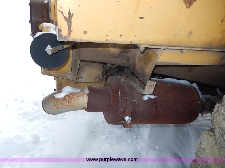 image for item H1307 1979 Caterpillar 613B paddle scraper