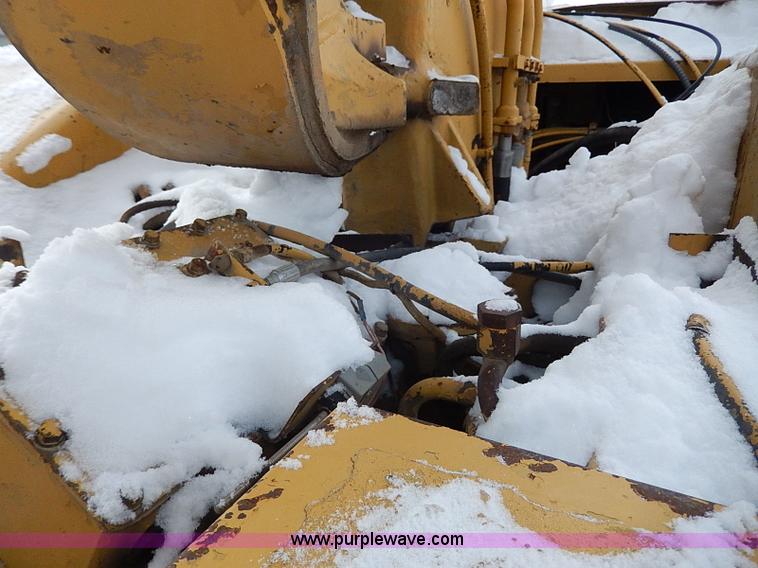 image for item H1307 1979 Caterpillar 613B paddle scraper