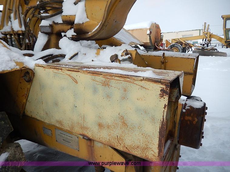 image for item H1307 1979 Caterpillar 613B paddle scraper