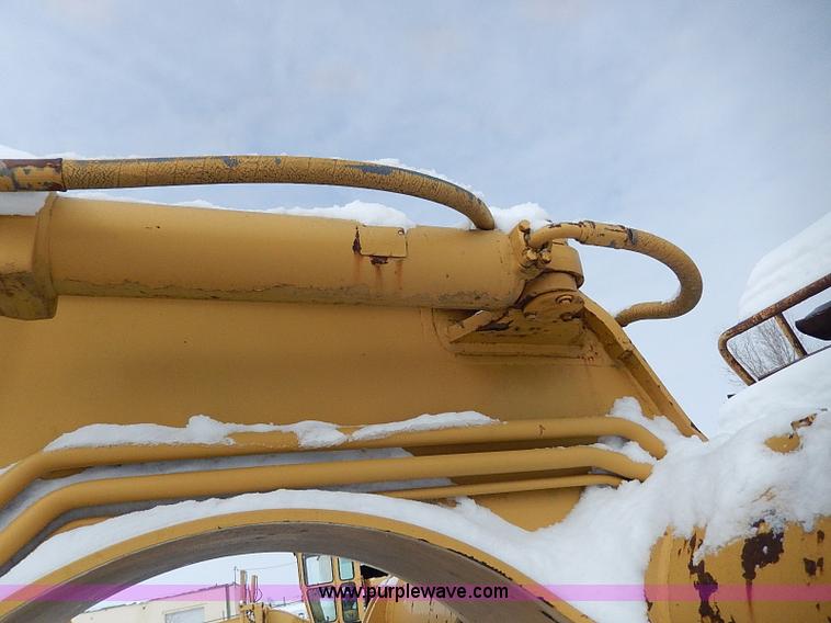 image for item H1307 1979 Caterpillar 613B paddle scraper