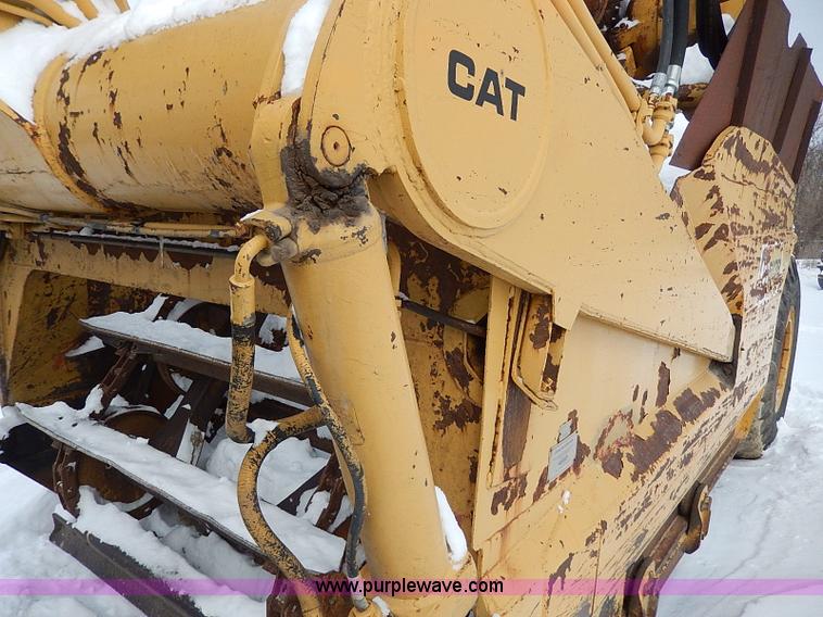 image for item H1307 1979 Caterpillar 613B paddle scraper