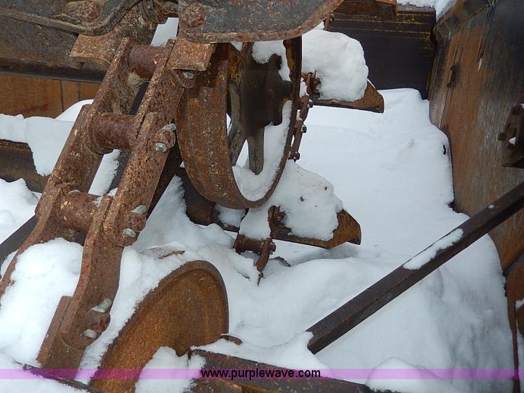 image for item H1307 1979 Caterpillar 613B paddle scraper