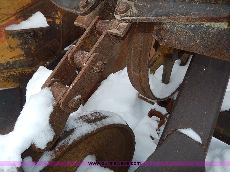 image for item H1307 1979 Caterpillar 613B paddle scraper