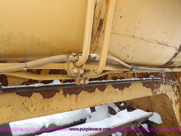 image for item H1307 1979 Caterpillar 613B paddle scraper