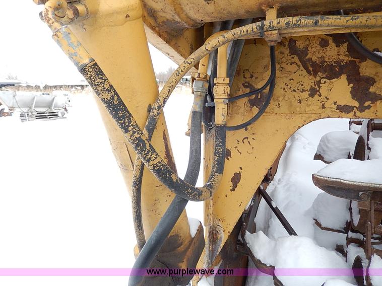 image for item H1307 1979 Caterpillar 613B paddle scraper