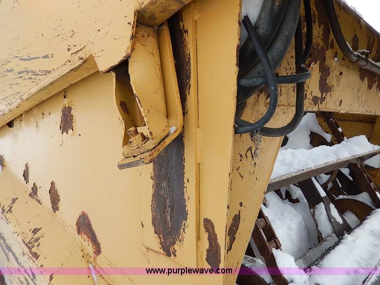 image for item H1307 1979 Caterpillar 613B paddle scraper