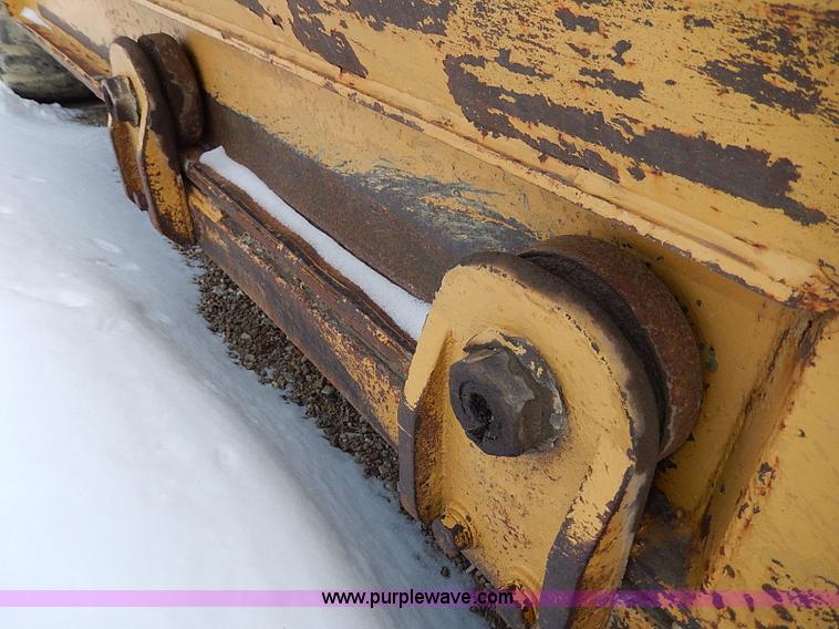 image for item H1307 1979 Caterpillar 613B paddle scraper