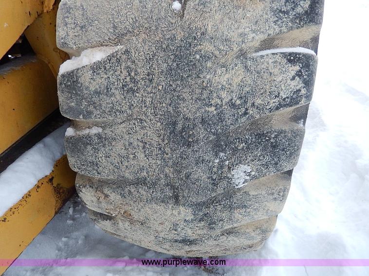 image for item H1307 1979 Caterpillar 613B paddle scraper