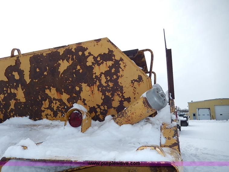 image for item H1307 1979 Caterpillar 613B paddle scraper