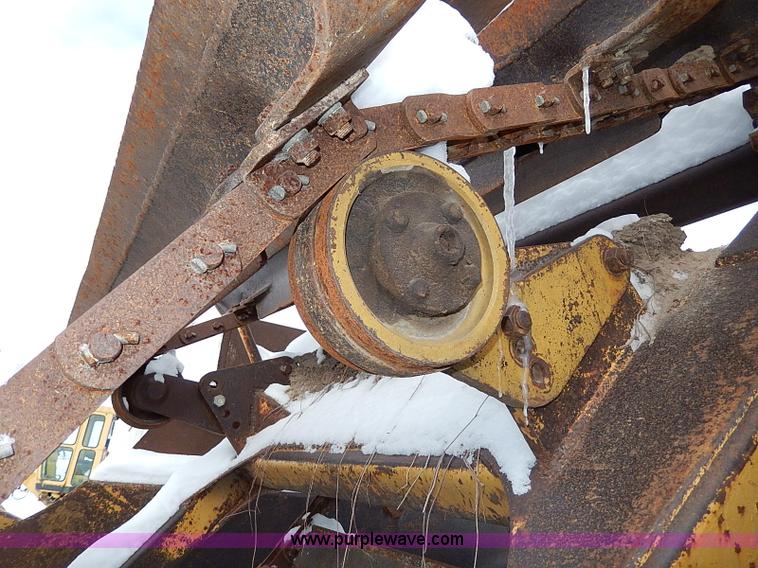 image for item H1307 1979 Caterpillar 613B paddle scraper