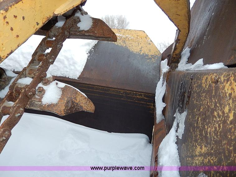 image for item H1307 1979 Caterpillar 613B paddle scraper