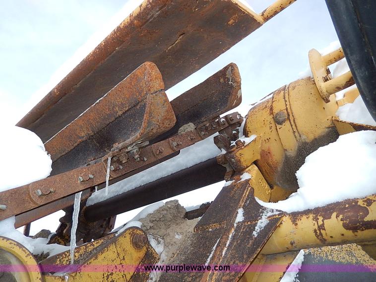 image for item H1307 1979 Caterpillar 613B paddle scraper