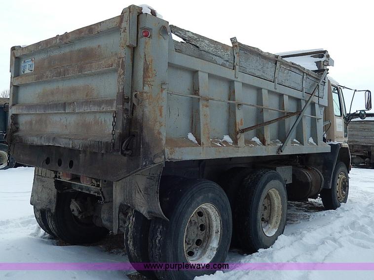 image for item H1308 1992 Ford CFT8000 Cargo dump truck
