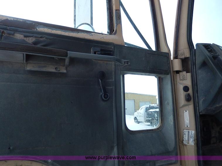 image for item H1308 1992 Ford CFT8000 Cargo dump truck