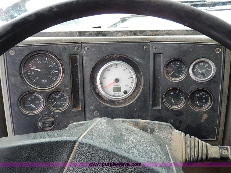 image for item H1308 1992 Ford CFT8000 Cargo dump truck