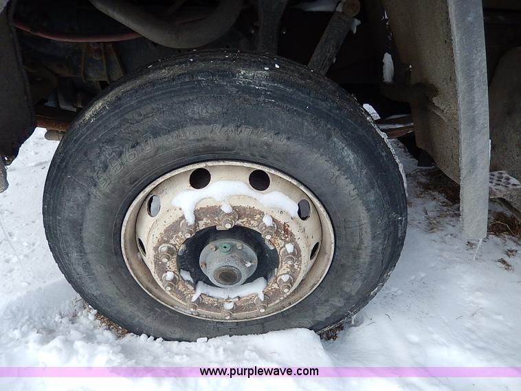 image for item H1308 1992 Ford CFT8000 Cargo dump truck