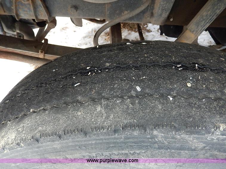 image for item H1308 1992 Ford CFT8000 Cargo dump truck