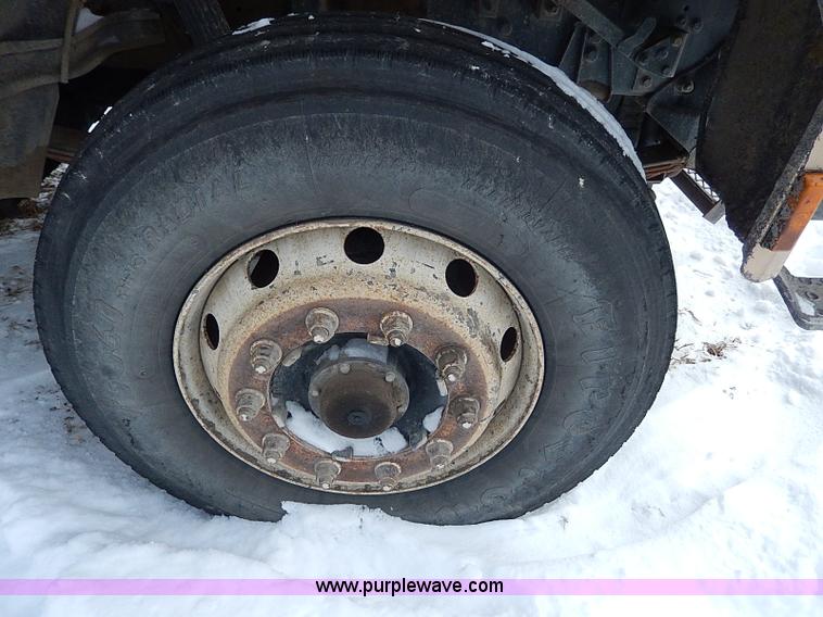 image for item H1308 1992 Ford CFT8000 Cargo dump truck