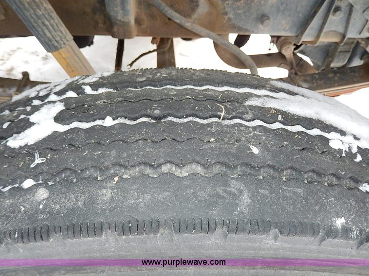 image for item H1308 1992 Ford CFT8000 Cargo dump truck