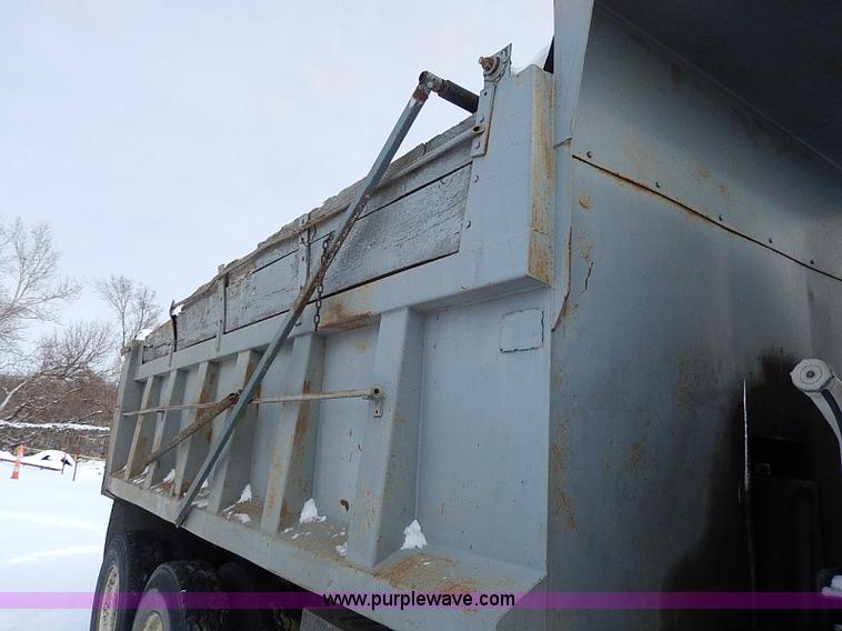 image for item H1308 1992 Ford CFT8000 Cargo dump truck