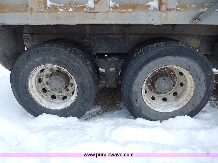 image for item H1308 1992 Ford CFT8000 Cargo dump truck