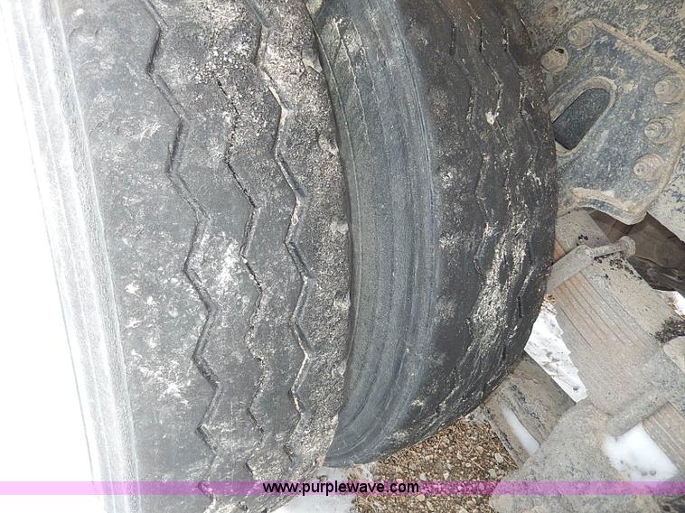 image for item H1308 1992 Ford CFT8000 Cargo dump truck