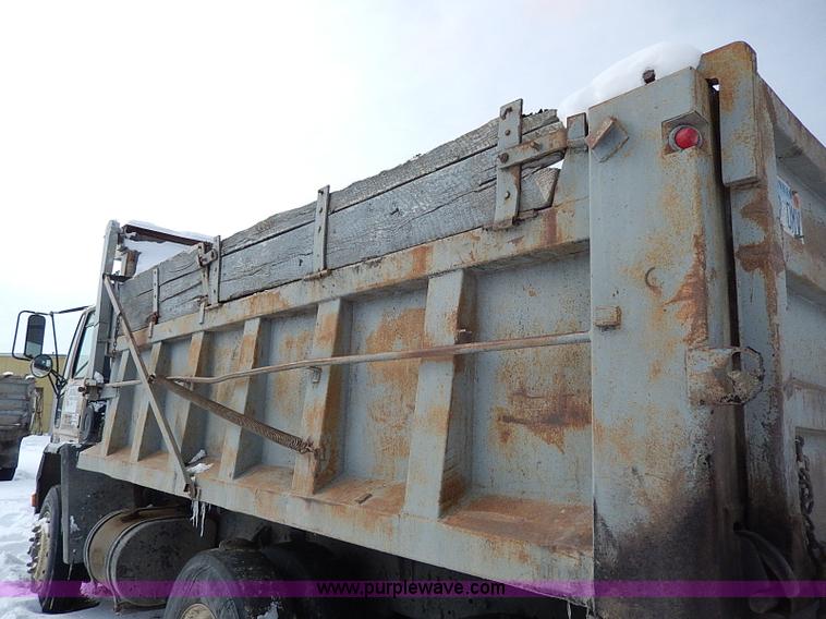 image for item H1308 1992 Ford CFT8000 Cargo dump truck