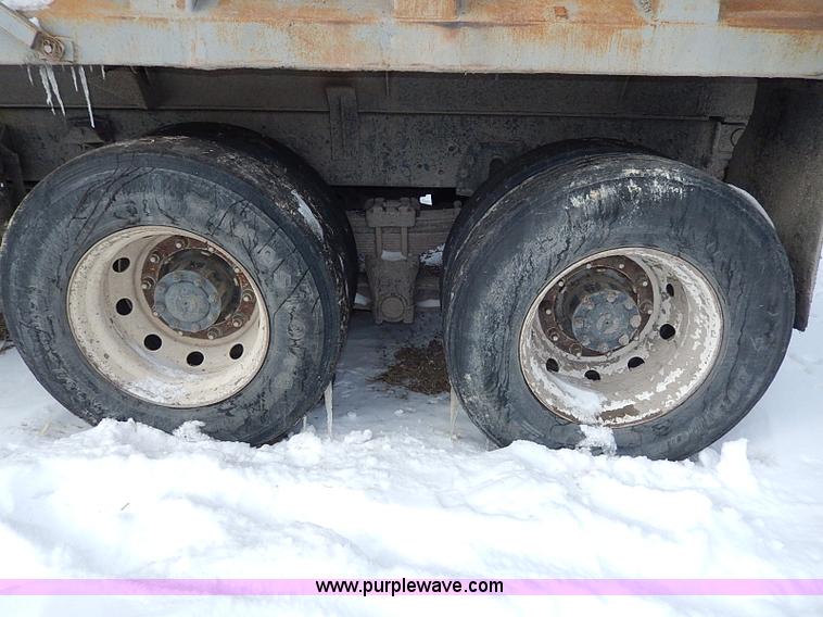 image for item H1308 1992 Ford CFT8000 Cargo dump truck