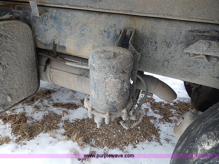 image for item H1308 1992 Ford CFT8000 Cargo dump truck