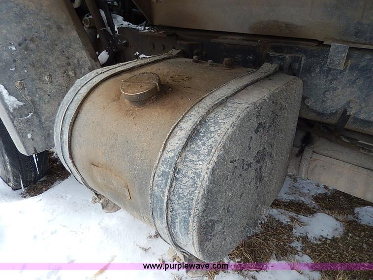 image for item H1308 1992 Ford CFT8000 Cargo dump truck