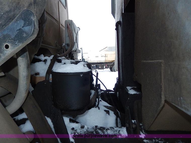 image for item H1308 1992 Ford CFT8000 Cargo dump truck