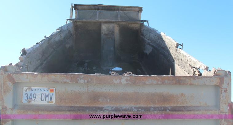 image for item H1308 1992 Ford CFT8000 Cargo dump truck