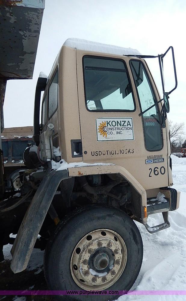 image for item H1309 1992 Ford CFT8000 Cargo dump truck