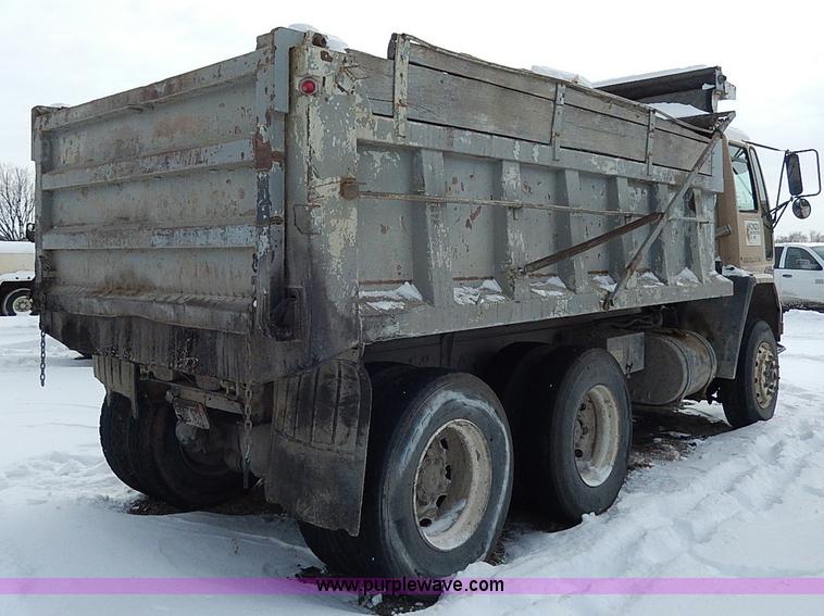 image for item H1309 1992 Ford CFT8000 Cargo dump truck