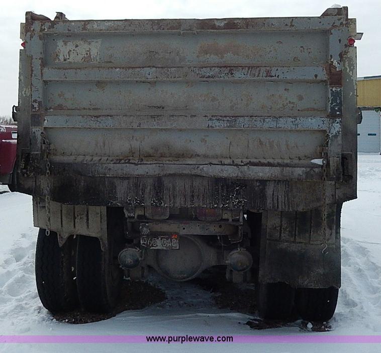 image for item H1309 1992 Ford CFT8000 Cargo dump truck
