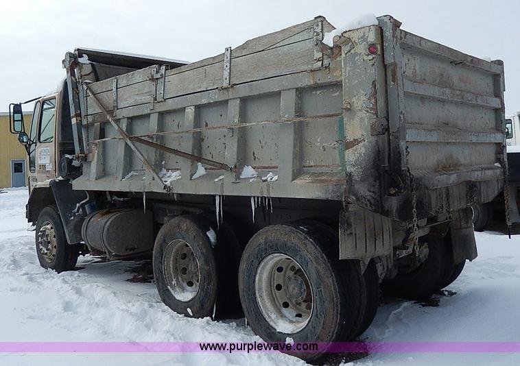 image for item H1309 1992 Ford CFT8000 Cargo dump truck